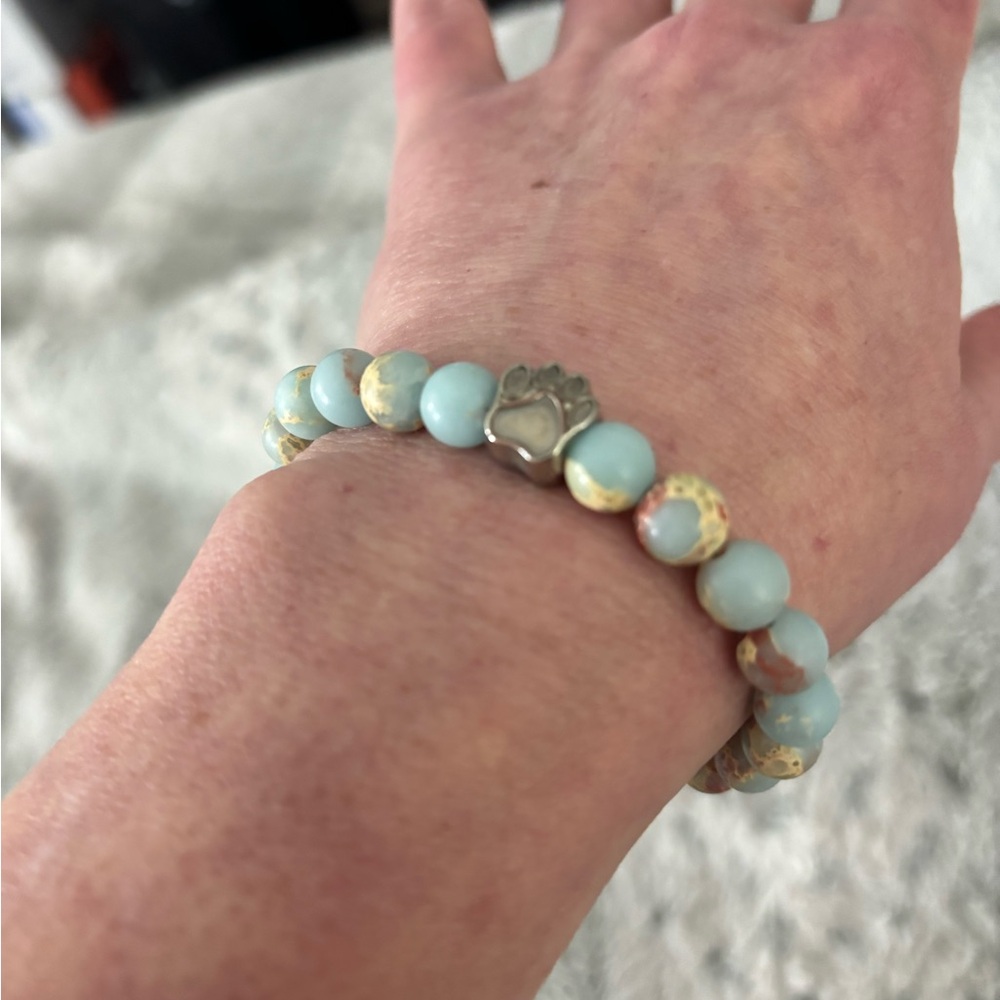 Blue and Beige Beaded Bracelet - Picture 3 of 4